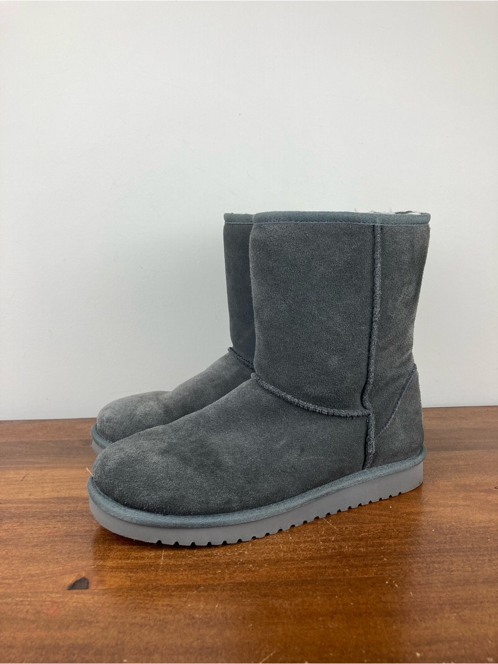 Koolaburra by UGG Koola Short Gray Sheepskin Boots 1017090 Women's Size 8.